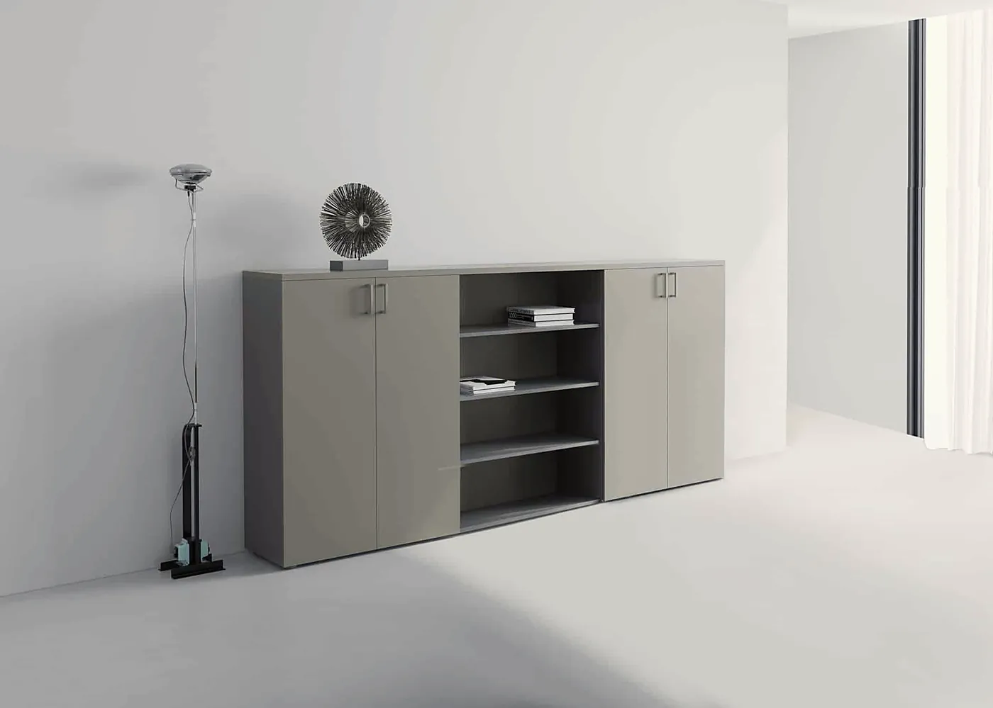 Gabinete con entrepaños